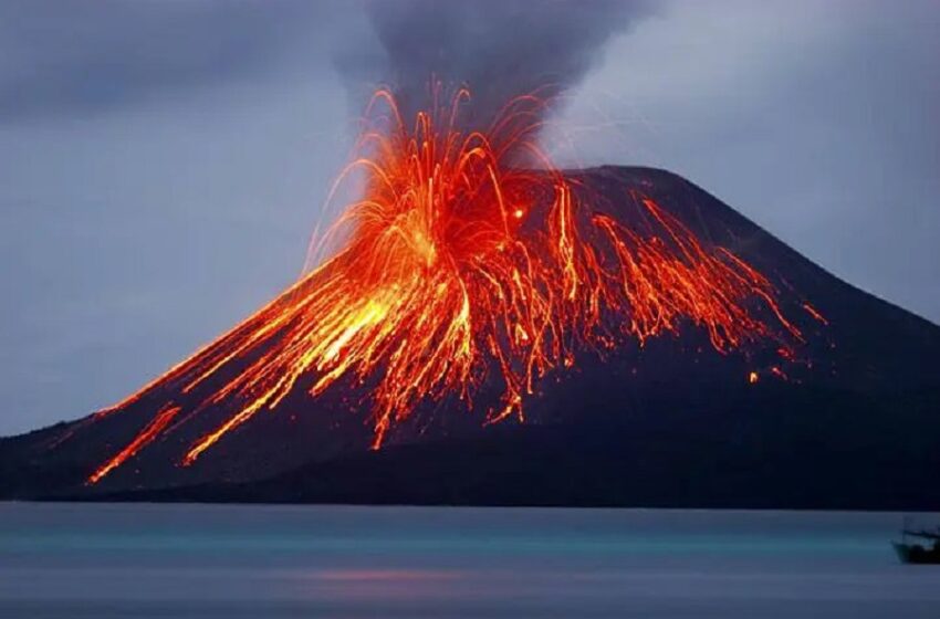  Έκρηξη του ηφαιστείου Στρόμπολι, στο ομώνυμο νησί : Πορτοκαλί συναγερμός για τους κατοίκους (vid)