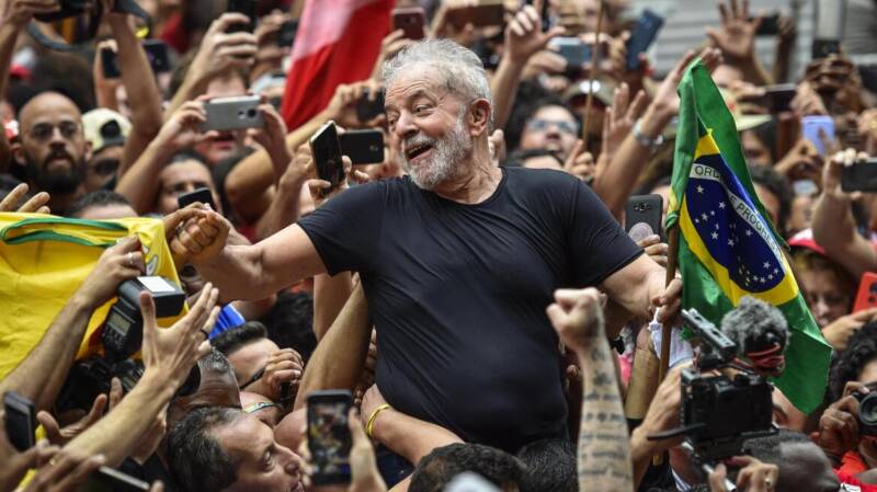  Εκλογές στη Βραζιλία: Προς θρίαμβο οδεύει ο Λούλα – Φόβοι για την αντίδραση Μπολσονάρου