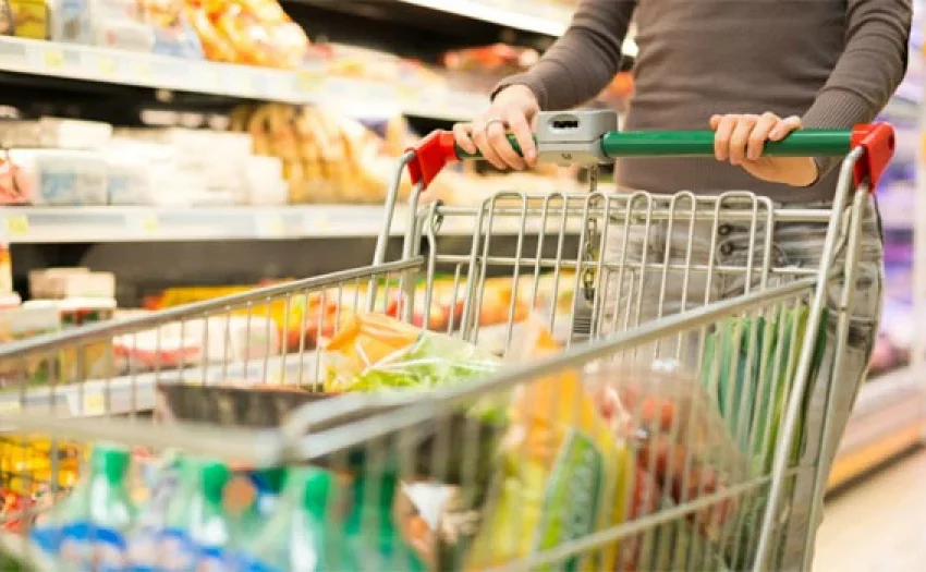  Ακρίβεια: Απλησίαστες οι τιμές σε βασικά είδη διατροφής – Σε απόγνωση οι καταναλωτές