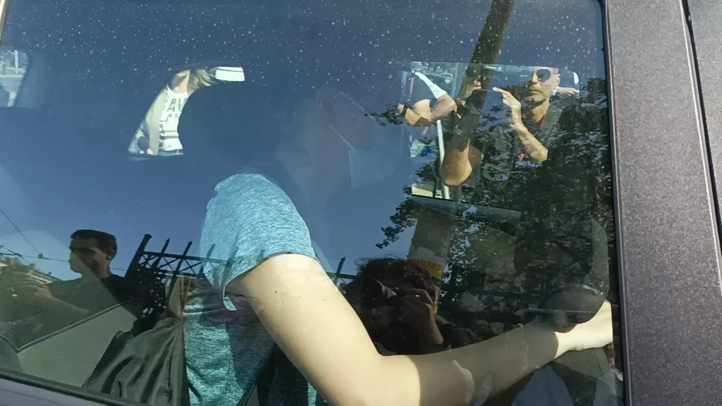 kolonos mitera kori 12xroni 19xroni