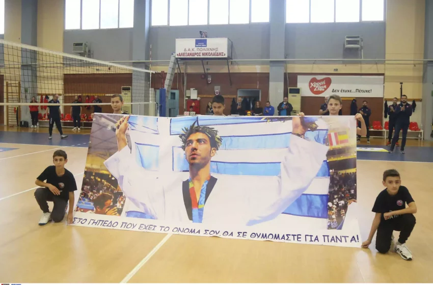  Νικολαΐδης: Το συγκινητικό πανό που κράτησαν παιδιά στο γήπεδο που έχει το όνομα του