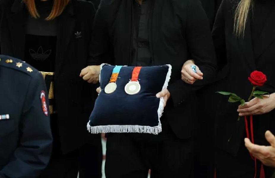 nikolaidis kideia metaleia intime