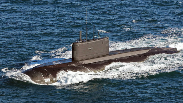  Ρωσικό υποβρύχιο εντοπίστηκε στα ανοιχτά των ακτών της Βρετάνης