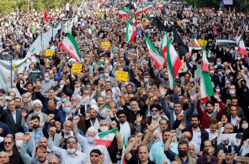  Ιράν: Συγκρούσεις διαδηλωτών με αστυνομικούς έξω από νοσοκομείο και φοιτητική εστία