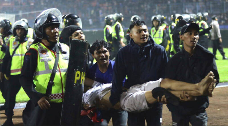  Ασύλληπτο μακελειό στην Ινδονησία σε συγκρούσεις οπαδών μετά από ποδοσφαιρικό αγώνα – Τουλάχιστον 174 οι νεκροί