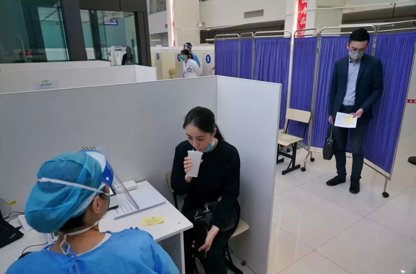  Σανγκάη: Ξεκίνησαν τα εισπνεόμενα εμβόλια για τον κοροναϊό
