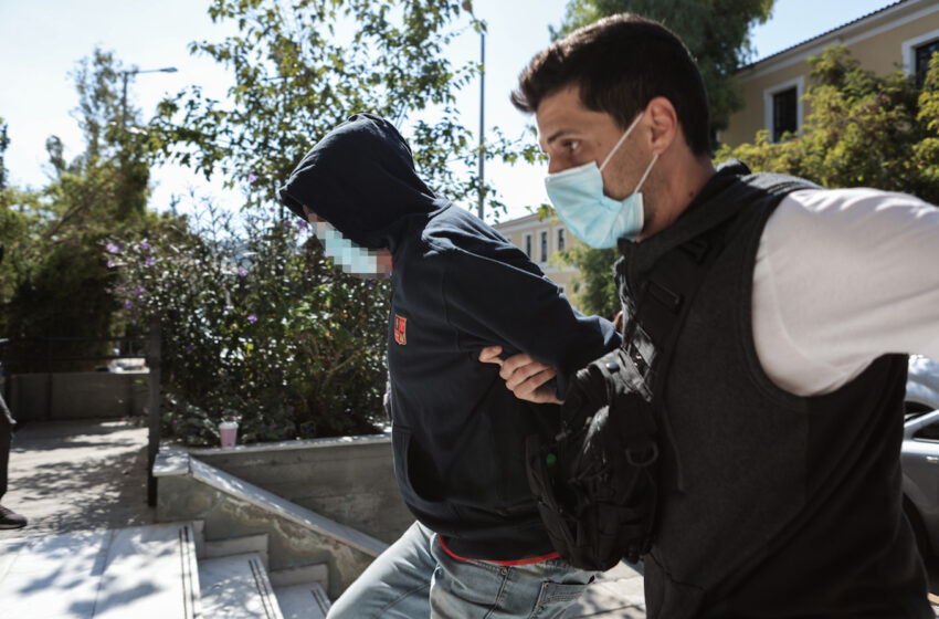  Νέο ΣΟΚ: Έχουν εντοπιστεί 100 άτομα που βίασαν τη 12χρονη