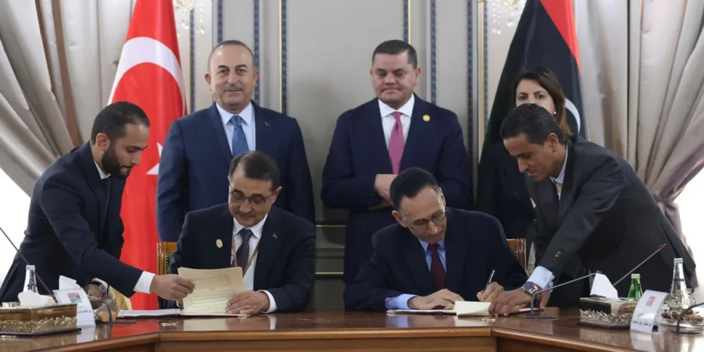 ΤΣΑΒΟΥΣΟΓΛΟΥ