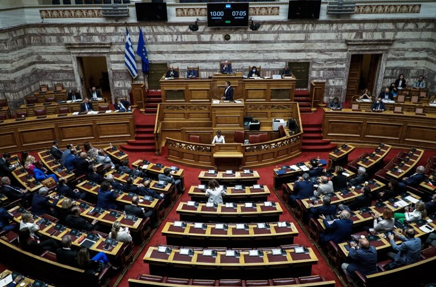  Σύγκρουση κυβέρνησης με ΣΥΡΙΖΑ και ΠΑΣΟΚ για τις μειώσεις φόρων
