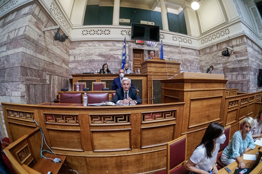 επιτροπη θεσμων