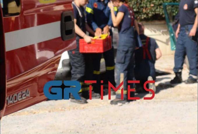  Θεσσαλονίκη: Πατέρας δύο παιδιών καταπλακώθηκε από ΙΧ την ώρα που άλλαζε λάστιχο (vid)