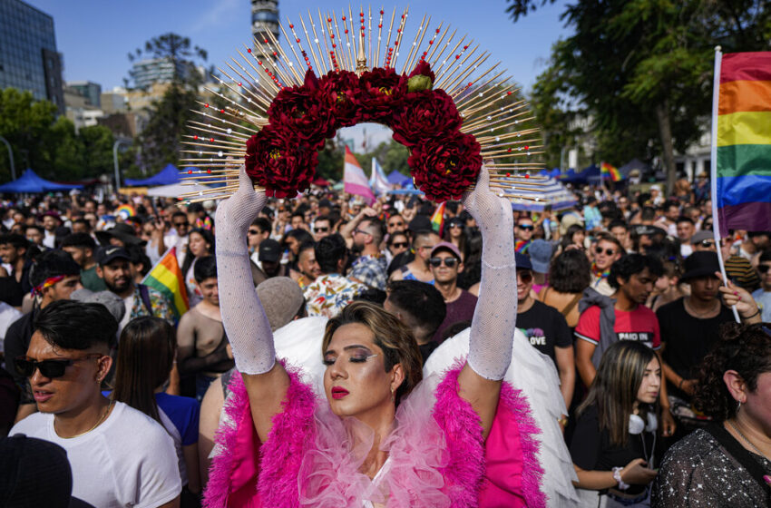  Χιλή: Χιλιάδες διαδηλωτές ζητούν την προστασία της κοινότητας ΛΟΑΤΚΙ