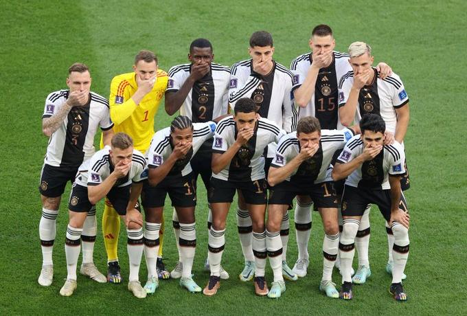  Mήνυμα Γερμανών στη FIFA για τη “λογοκρισία” – Έκλεισαν τα στόματά τους οι παίκτες