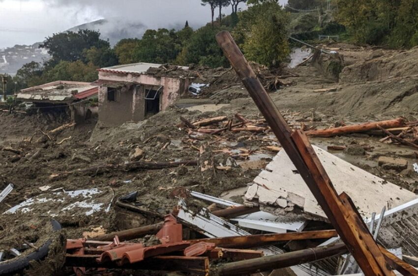  Ιταλία: 8 νεκροί από τις πλημμύρες που βούλιαξαν το νησί Ίσκια