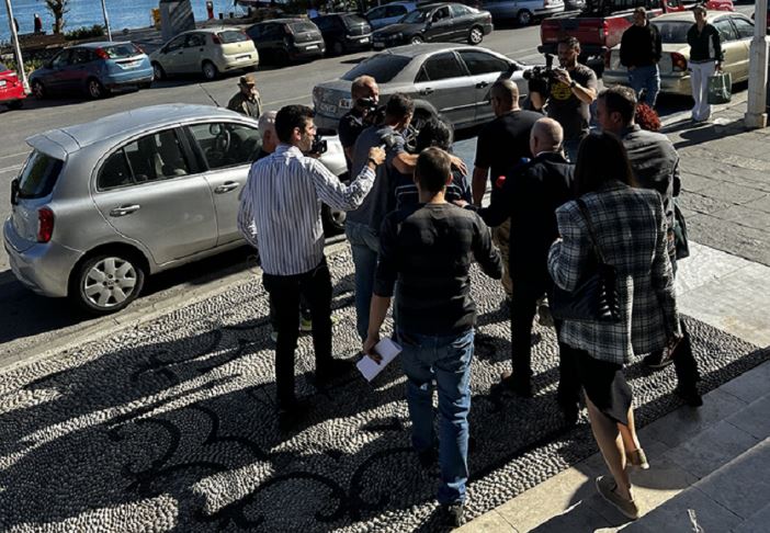  Στη φυλακή η οικιακή βοηθός που ομολόγησε τις 4 δολοφονίες – “Μια φωνή μου έλεγε να την λυτρώσω γιατί υποφέρει”