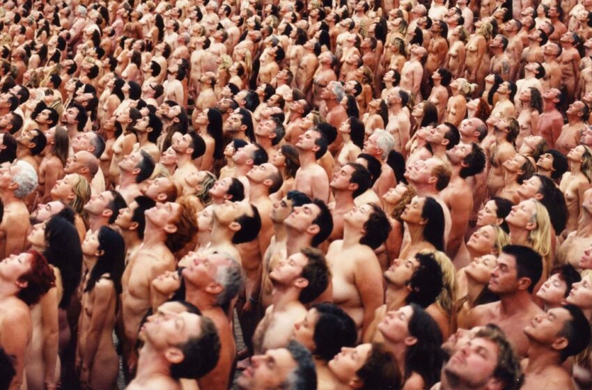  Σπένσερ Τιούνικ: Ωδή στο γυμνό (για ευγενή σκοπό) από τον διάσημο φωτογράφο (εικόνες)