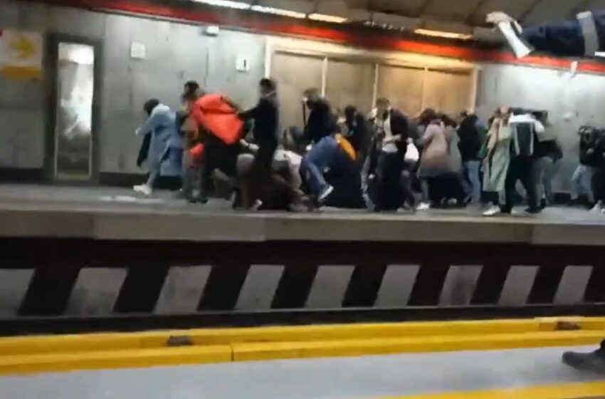  Guardian: Αστυνομικοί άνοιξαν πυρ κατά γυναικών στο μετρό της Τεχεράνης επειδή δεν φορούσαν μπούργκα ( vid )