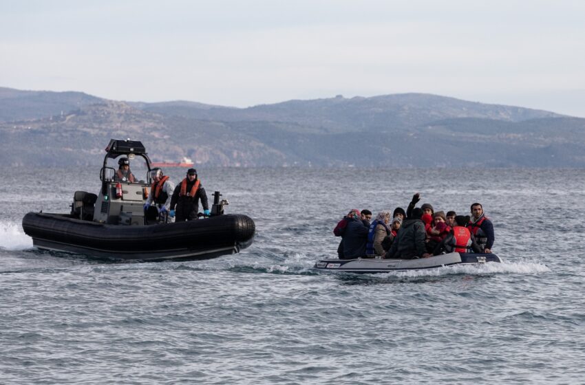  “Σε κίνδυνο 500 άνθρωποι” – Επιχείρηση διάσωσης σε δύσκολες συνθήκες ανοιχτά της Παλαιοχώρας Χανίων