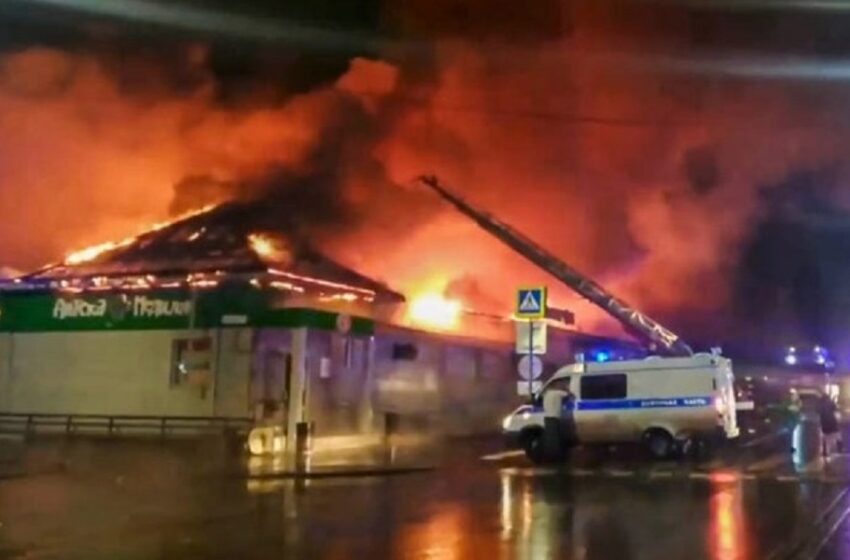  Ρωσία: 13 νεκροί από πυρκαγιά σε καφέ