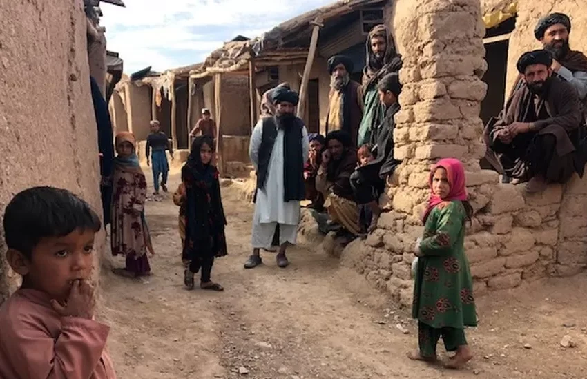  Αφγανιστάν: Πουλάνε τα παιδιά τους για λίγο φαί – Τους δίνουν ναρκωτικά για να κοιμούνται και να μην πεινάνε