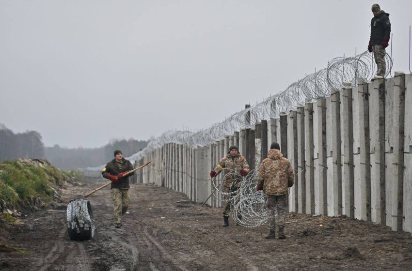 Η Ουκρανία χτίζει τείχος στα σύνορα με τη Λευκορωσία