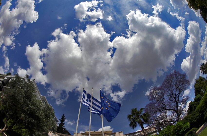  “Φωτιές” στο πολιτικό σκηνικό από τη “λίστα” των παρακολουθήσεων – Σκληρή ανακοίνωση ΣΥΡΙΖΑ, απάντηση Οικονόμου