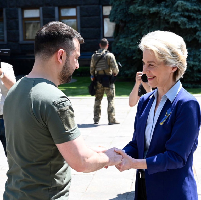 ουρσουλαζελένσκι1 twitter 768x765 1