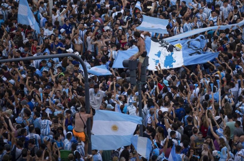  Μουντιάλ 2022: Σε έκσταση το Μπουένος Άιρες για την κατάκτηση του τροπαίου από την Αργεντινή ( vid )