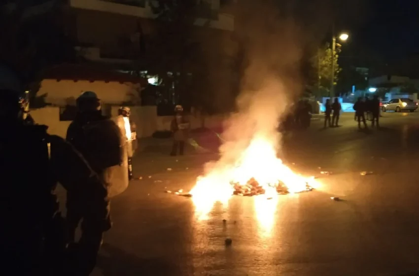  Επεισόδια στο Μενίδι από Ρομά – Απόπειρα εμπρησμού σε αντιπροσωπεία αυτοκινήτων