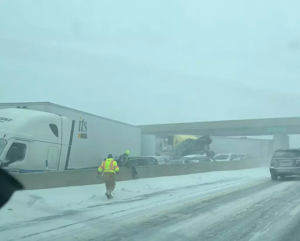 kyklonas vomva hpa 56xronos nekros