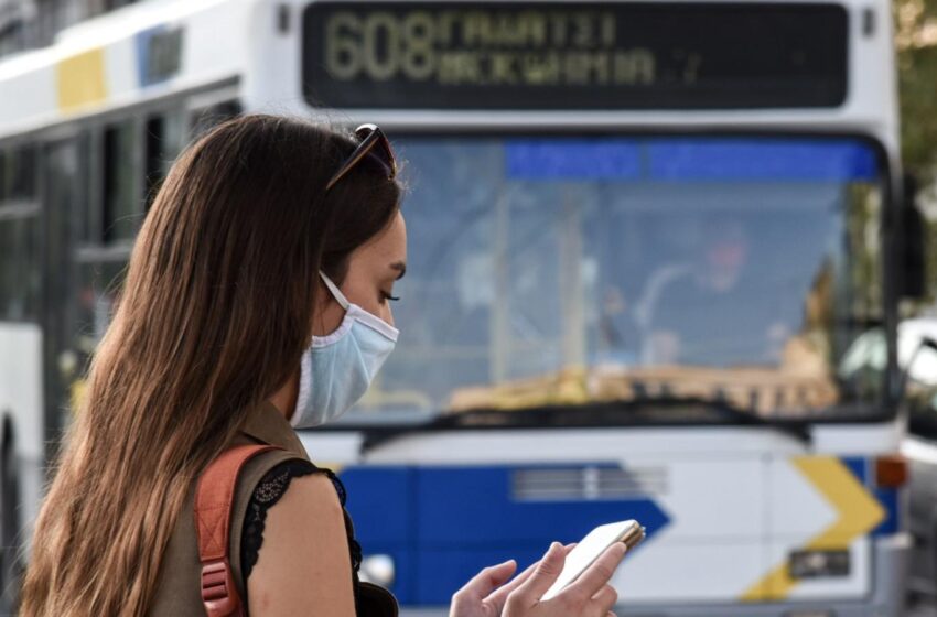  Αναστάτωση σε λεωφορείο στη Θεσσαλονίκη – Γυναίκα έγινε έξαλλη επειδή δεν φορούσαν μάσκες