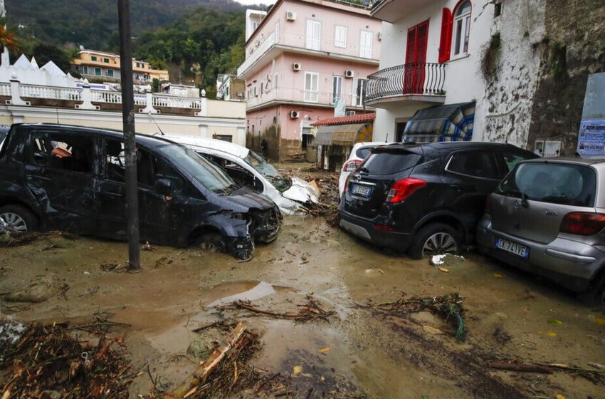  Σφοδρή κακοκαιρία έπληξε την Σικελία – Πλημμύρες, κατολισθήσεις, φόβοι για υπερχείλιση ποταμών