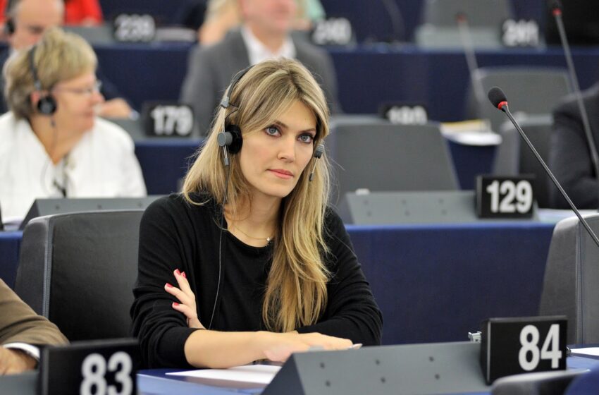  Εύα Καϊλή: Αναστέλλονται όλες οι αρμοδιότητές της στο Ευρωκοινοβούλιο – Την καθαίρεσε η Μέτσολα
