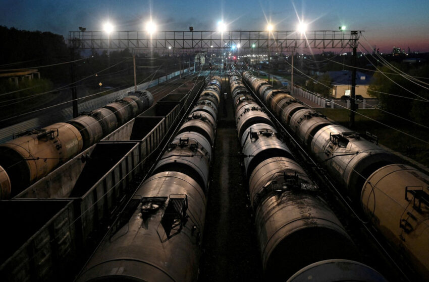  Κλιμακώνεται ο ενεργειακός πόλεμος μετά το πλαφόν στο ρωσικό πετρέλαιο – Η Μόσχα σταματά τις εξαγωγές στις χώρες που θα το εφαρμόσουν