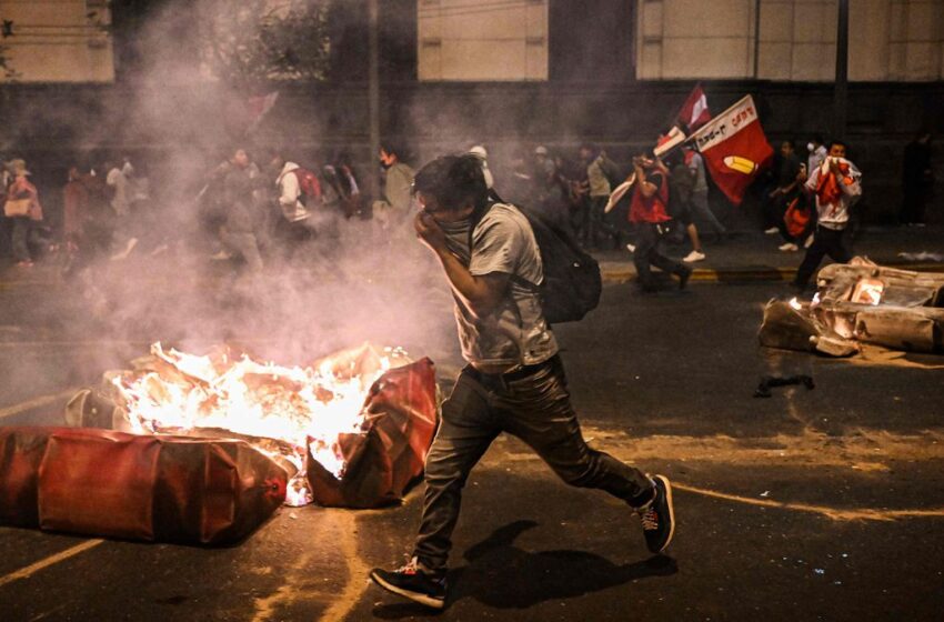  Περού: Κλείνει το Μάτσου Πίτσου λόγω των ταραχών – Εκατοντάδες τουρίστες έχουν εγκλωβιστεί – Η χώρα βυθίζεται στο χάος