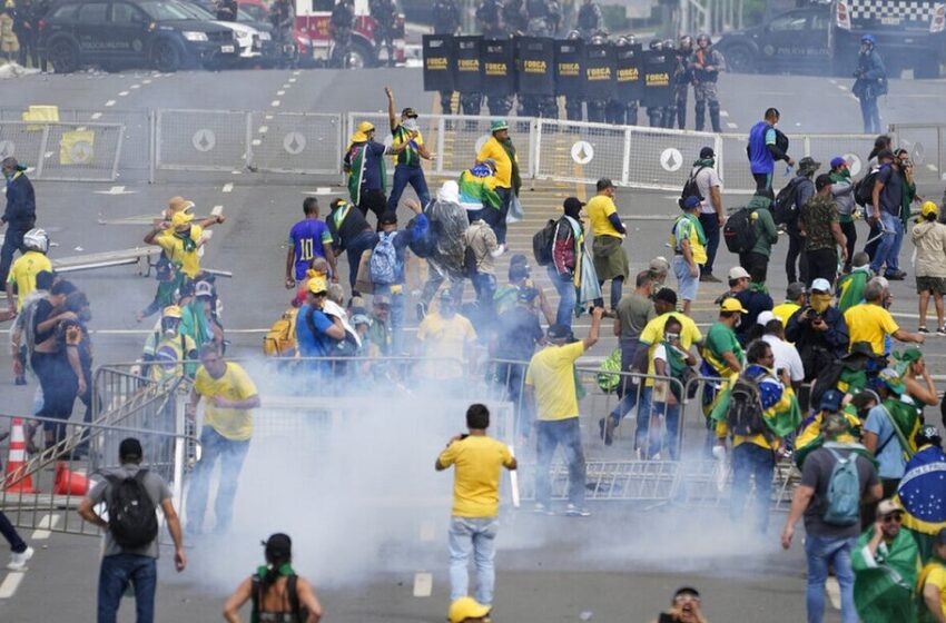  Βραζιλία : Εισβολή υποστηρικτών του Μπολσονάρο σε Κογκρέσο, προεδρικό μέγαρο και Ανώτατο Δικαστήριο (vid )