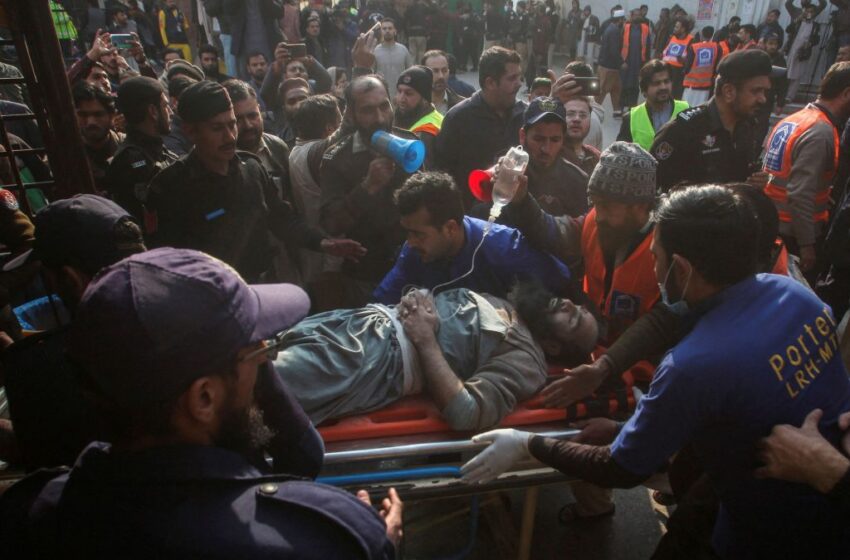  Πακιστάν: Τουλάχιστον 28 οι νεκροί από την έκρηξη στο τζαμί – Βίντεο που κόβει την ανάσα