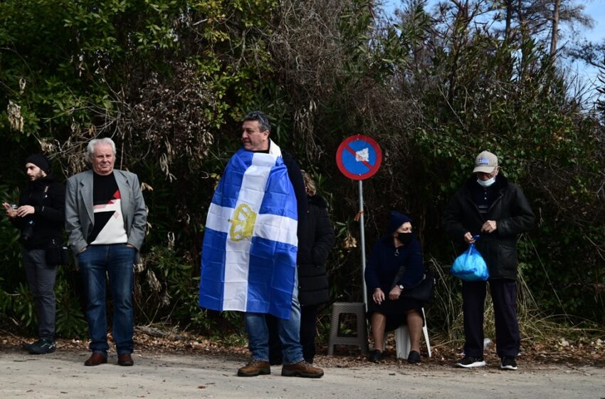  Γλύξμπουργκ: Κόσμος στο Τατόι για την ταφή