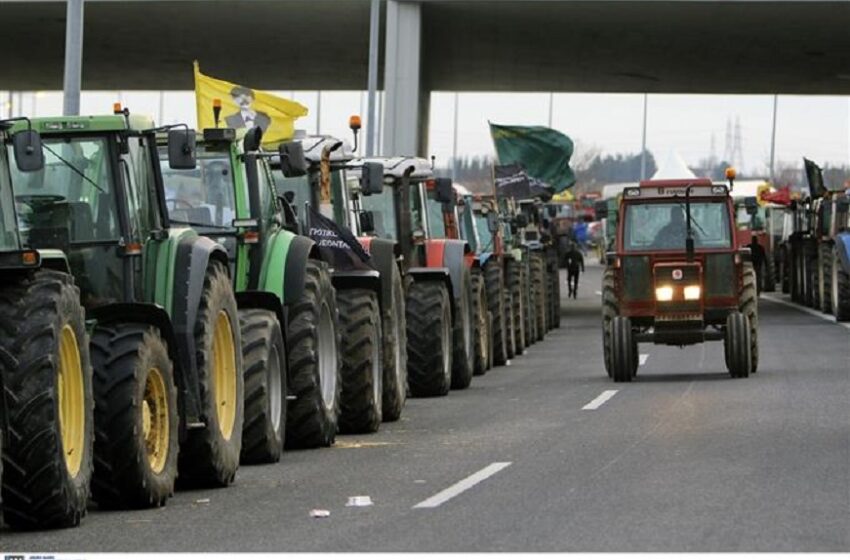  Θεσσαλία: Μπλόκα από τους αγρότες στον αυτοκινητόδρομο Ε65