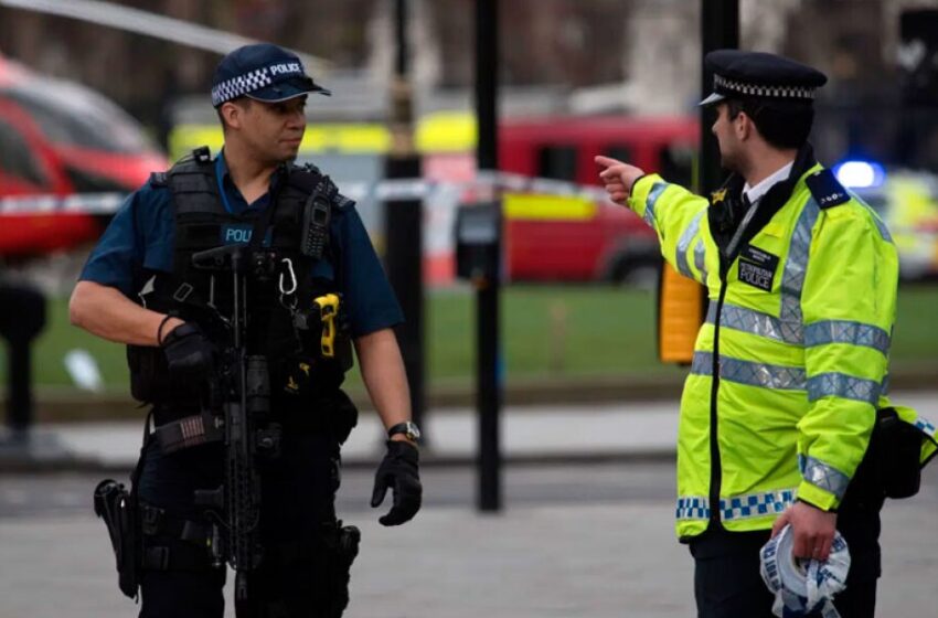  Λονδίνο: Πυροβολισμοί κατά τη διάρκεια κηδείας με τραυματίες έξω από την εκκλησία – Μία 7χρονη ανάμεσά τους