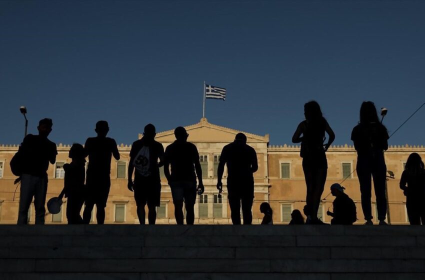  Λεπτομερής μελέτη της ΓΣΕΕ για τα φορολογικά βάρη στην Ελλάδα – Μεγάλος χαμένος η μεσαία τάξη
