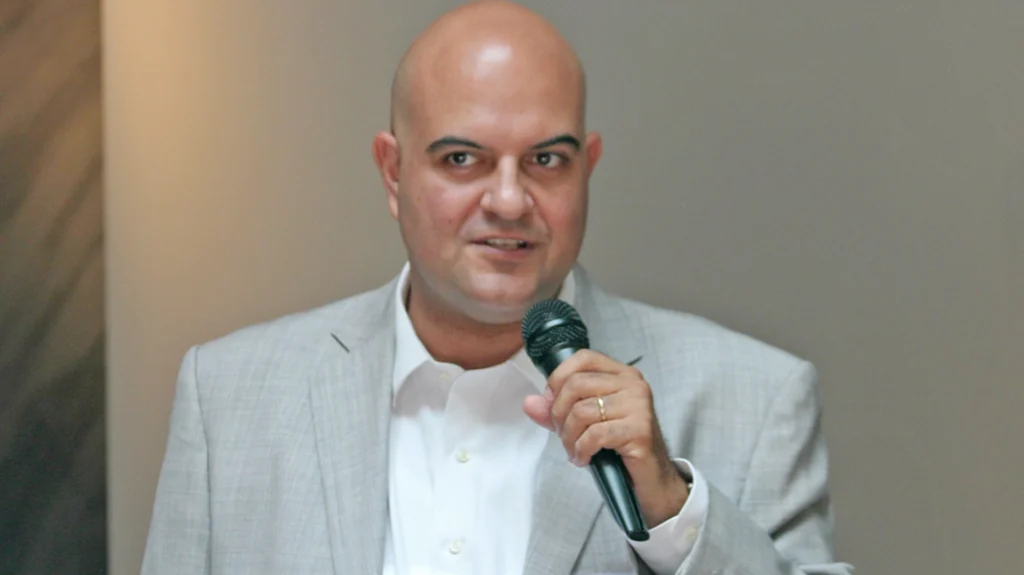 synelifthi sarafis prostateuomenos martyras novartis