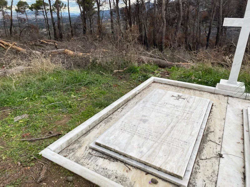 tafos vasilias konstantinos glyxbourg koimitirio tatoi