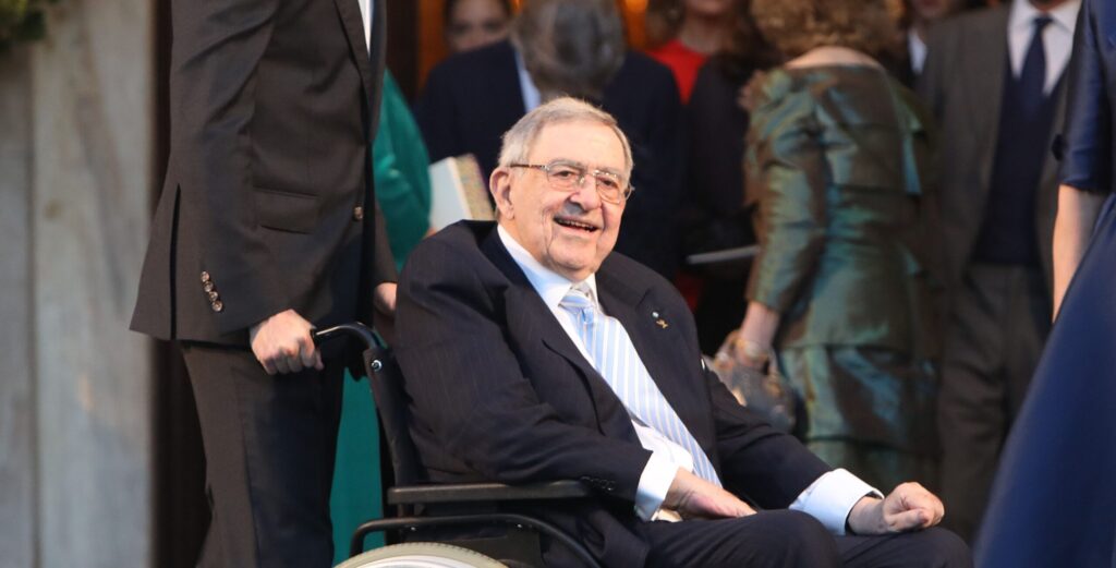 teos vasilias konstantinos egkefalikoo