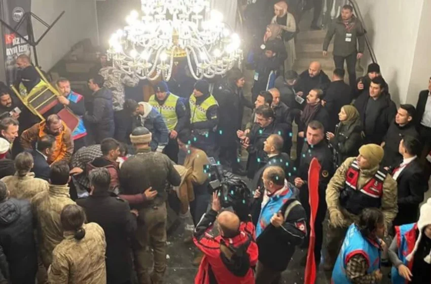  Τουρκία: Κατέρρευσε οροφή σε ξενοδοχείο κατά τη διάρκεια εκδήλωσης – Δεκάδες τραυματίες (vid)