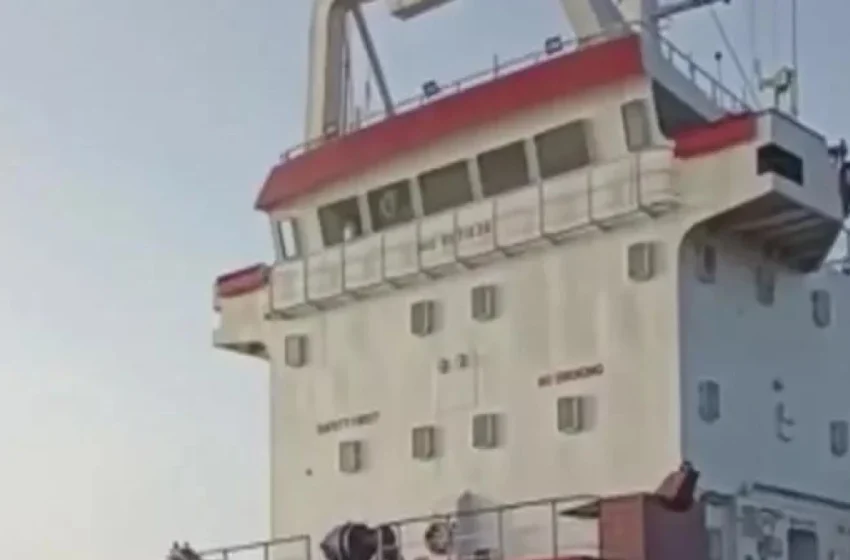  Ουκρανία: Τουρκικό πλοίο χτυπήθηκε από πύραυλο στο λιμάνι της Χερσώνας