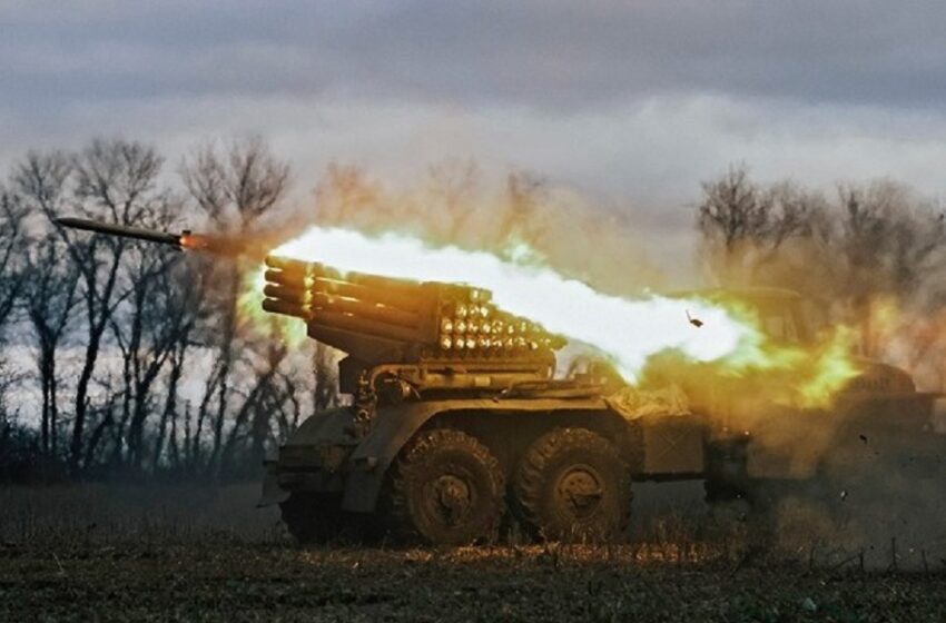  Ρωσικό υπ. Άμυνας: Η Μόσχα τηρεί την 36ωρη εκεχειρία, η Ουκρανία βομβαρδίζει στρατιωτικές θέσεις των Ρώσων