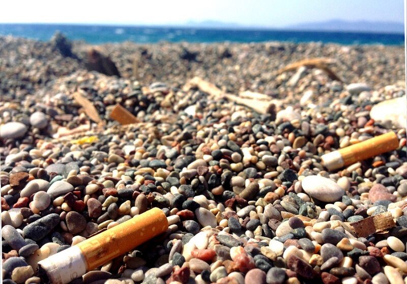  Ισπανία: Οι καπνοβιομηχανίες θα πληρώνουν  για να καθαρίζουν τα αποτσίγαρα, από τις πόλεις και τις παραλίες
