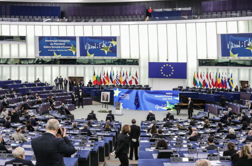  Αποκάλυψη EURACTIV: Ηχηρή παρέμβαση του  Ευρωκοινοβούλιου – Ζητά από την κυβέρνηση την προστασία της ΑΔΑΕ και του προέδρου της