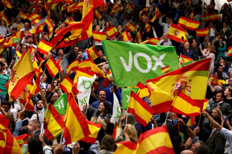  Ισπανική δεξιά εναντίον Σάντσεθ – Μεγάλη διαδήλωση στο κέντρο της Μαδρίτης